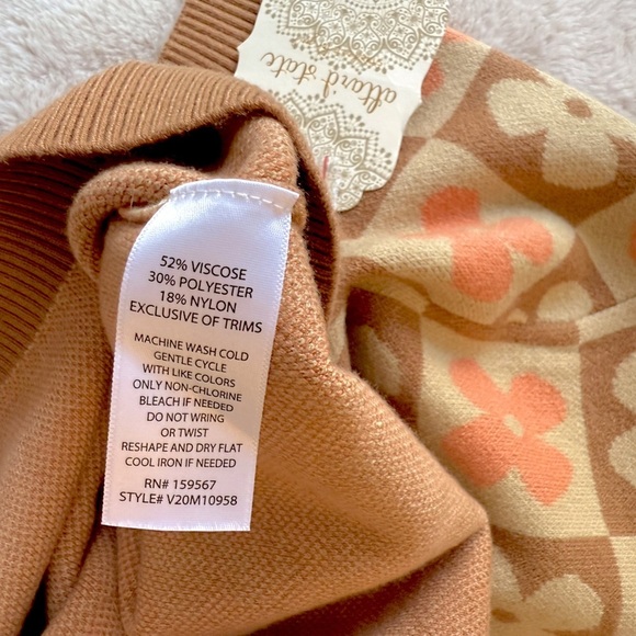 NWT Altar’d State Retro Daisy Cropped Polo Top Size S - Picture 5 of 5